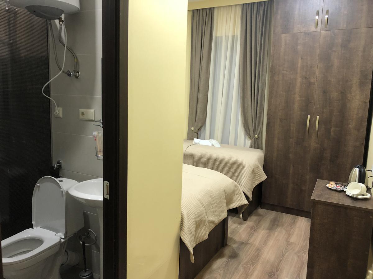 Ametapi Hotel Mestia Bagian luar foto